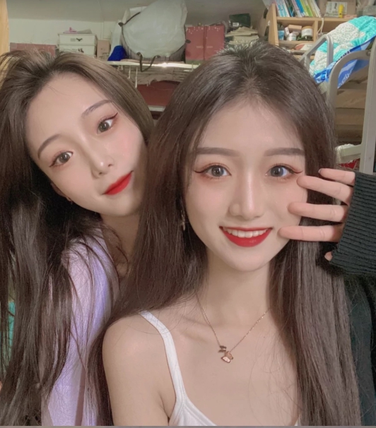 三亚超美校花床上功夫超棒淫荡浪叫爆精射脚上